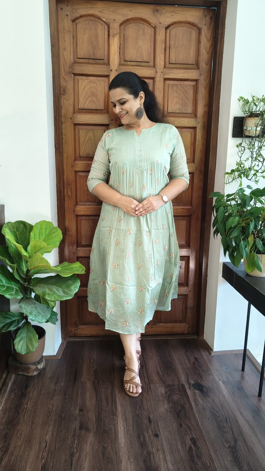 Elegant Mul Chanderi Cotton Kurti with Embroidery - Image 9